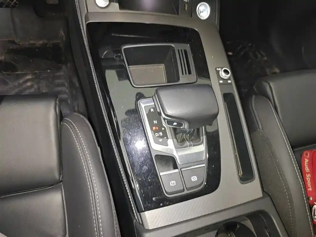 Audi Q5L 2022 40T Luxury Dynamic фото 21