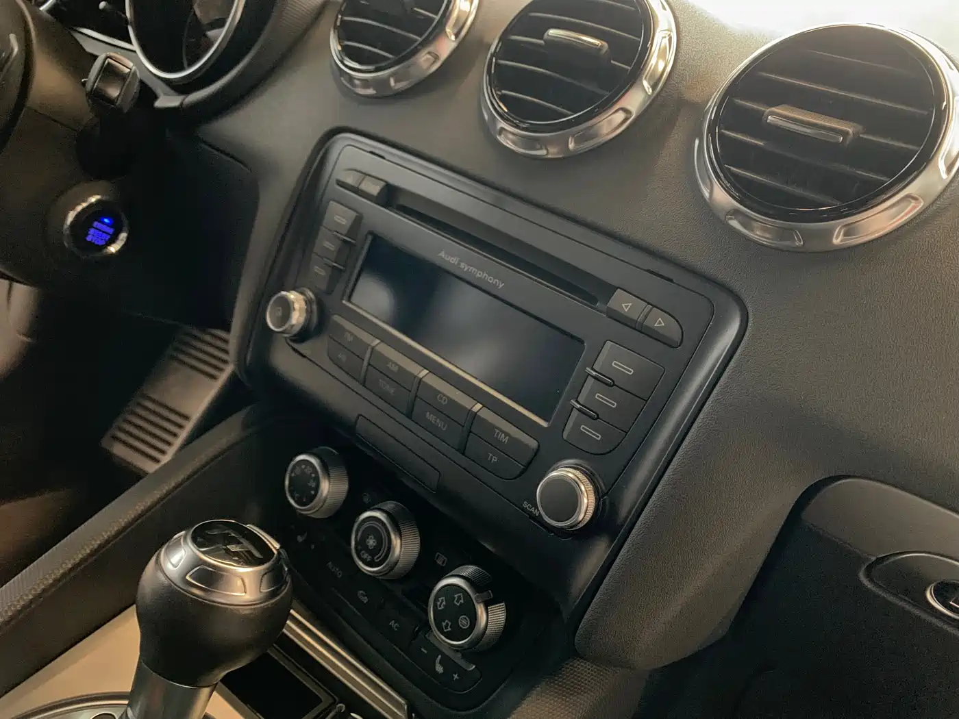 Audi TT 2011 TT Coupe 2.0TFSI quattro фото 17