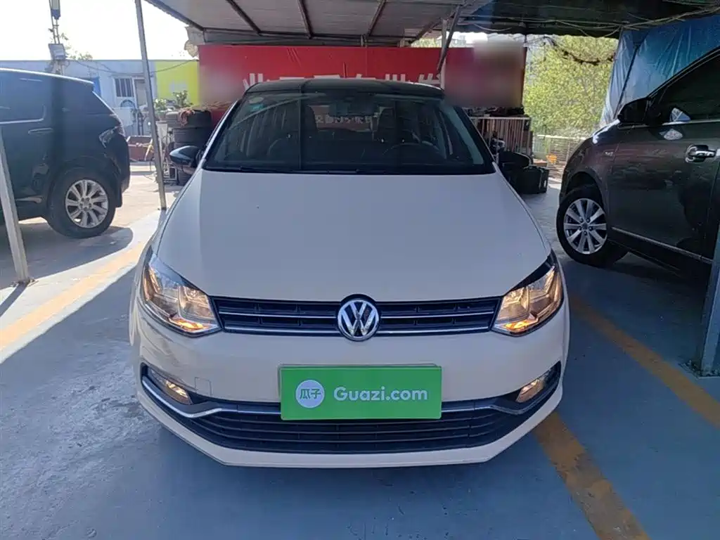 Volkswagen Polo 2016 1.6L Automatic Luxury фото 3
