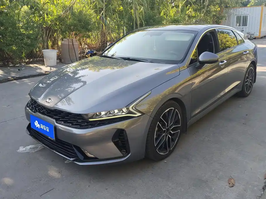 Photo 1 - Kia K5
