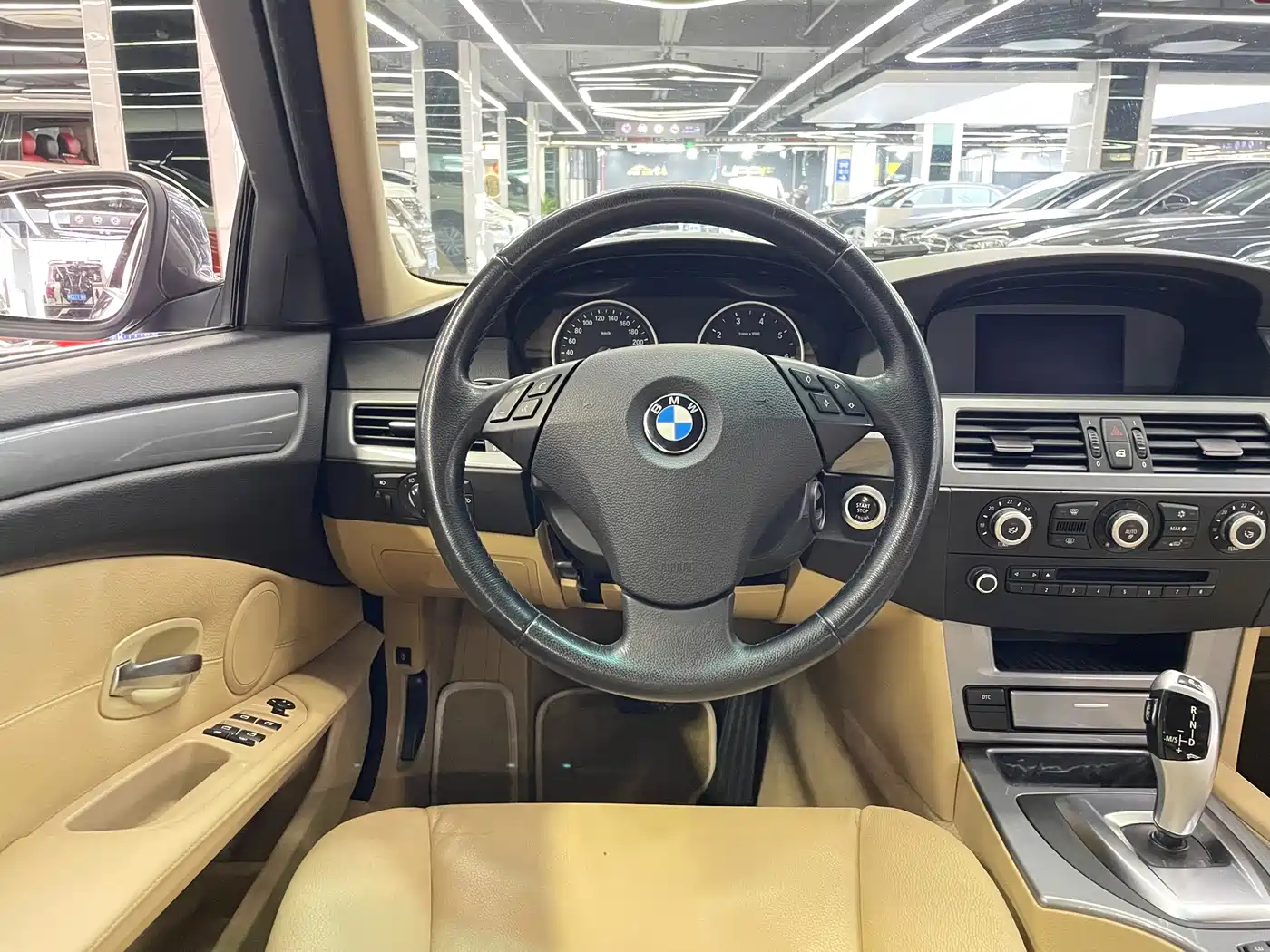 BMW 5 Series 2009 520Li Premium фото 11