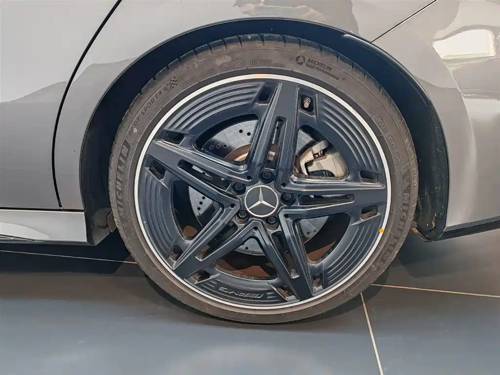 MERCEDES-BENZ CLA AMG