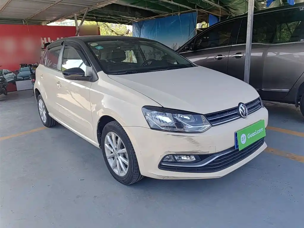 Volkswagen Polo 2016 1.6L Automatic Luxury фото 4