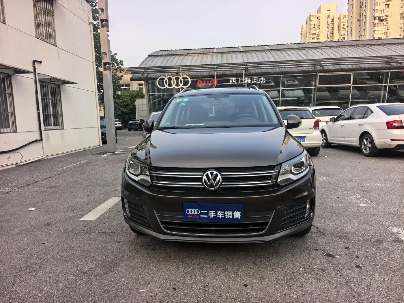 VOLKSWAGEN TIGUAN