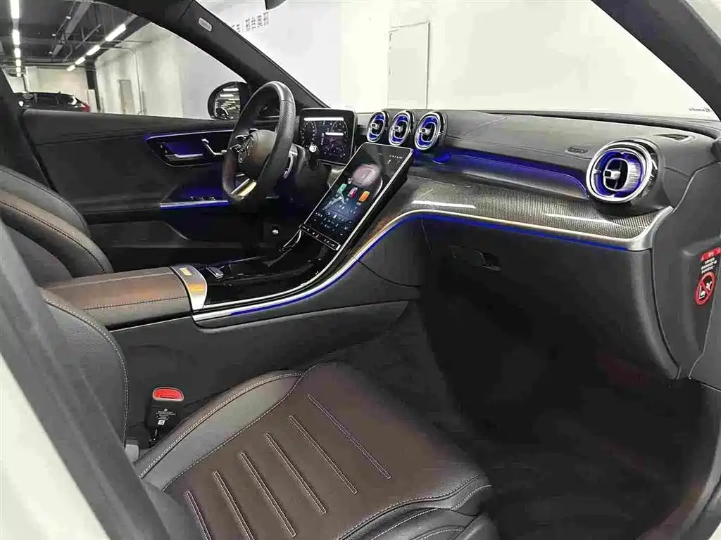 Фото 13 - Mercedes-Benz C-Class