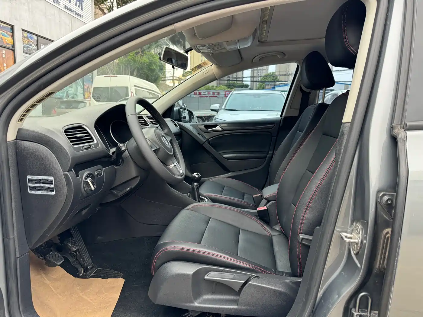 Volkswagen Golf 2012 1.6 Manual Comfort Type фото 4