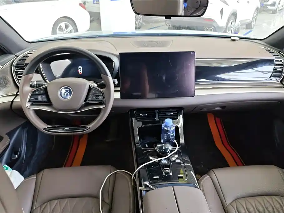 BYD Han 2023 DM-i Champion Edition 121KM Honor фото 12