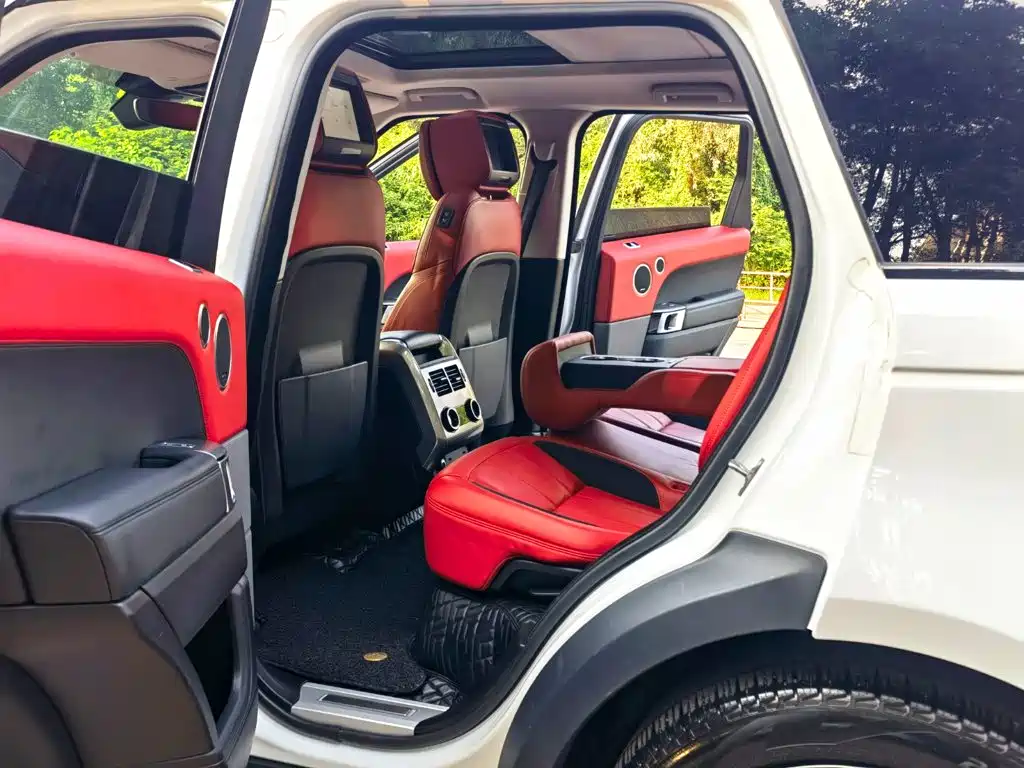 صورة 10 - Land Rover Range Rover Sport
