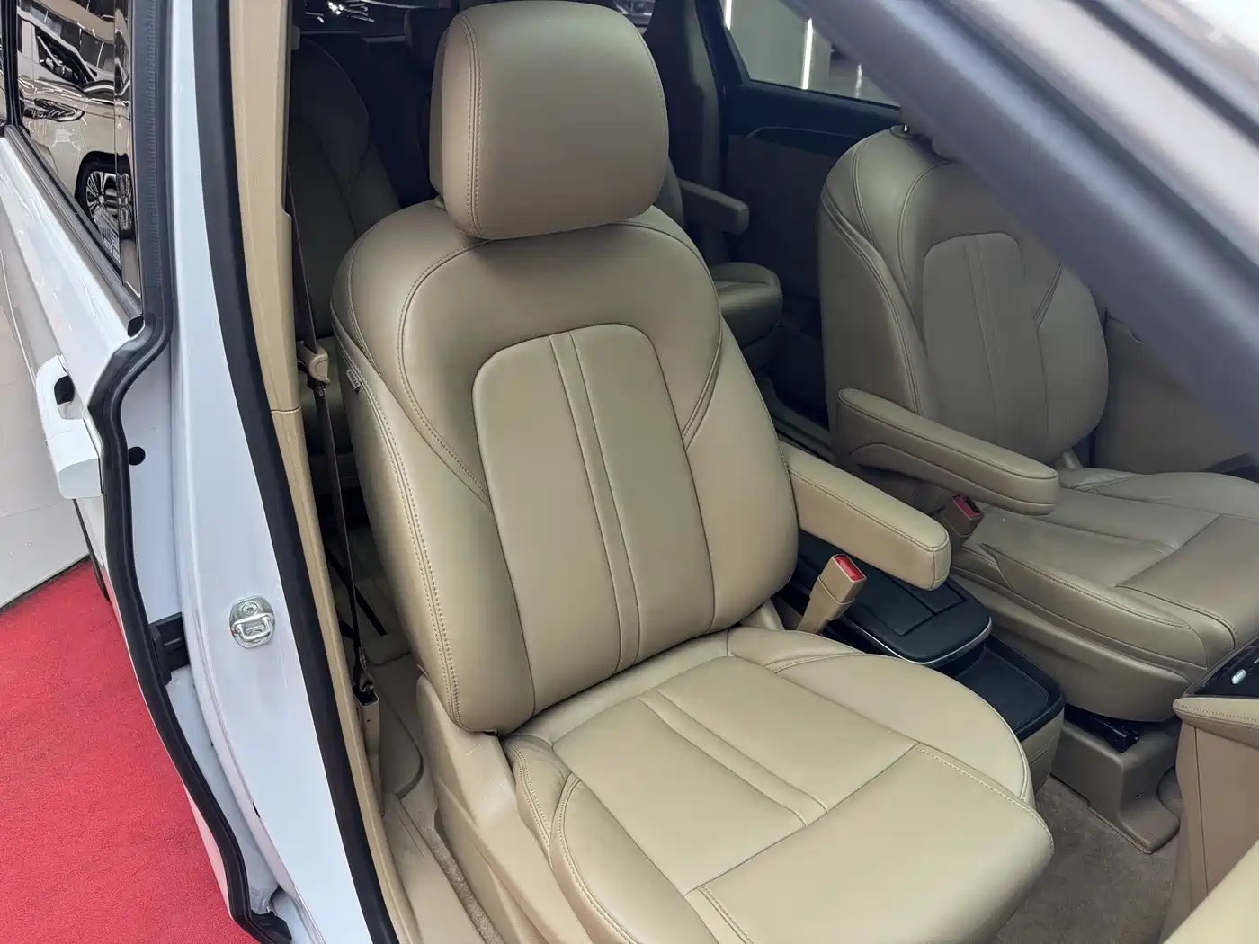 Фото 23 - Buick GL8