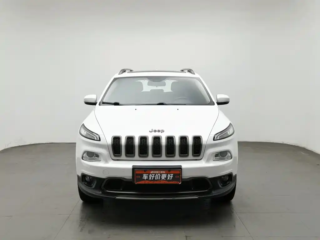 Фото 3 - Jeep Cherokee