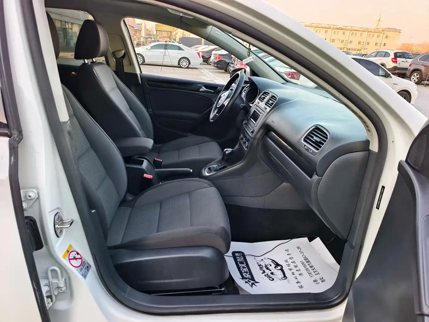 Volkswagen Golf 2014 1.6L Automatic Comfort фото 15