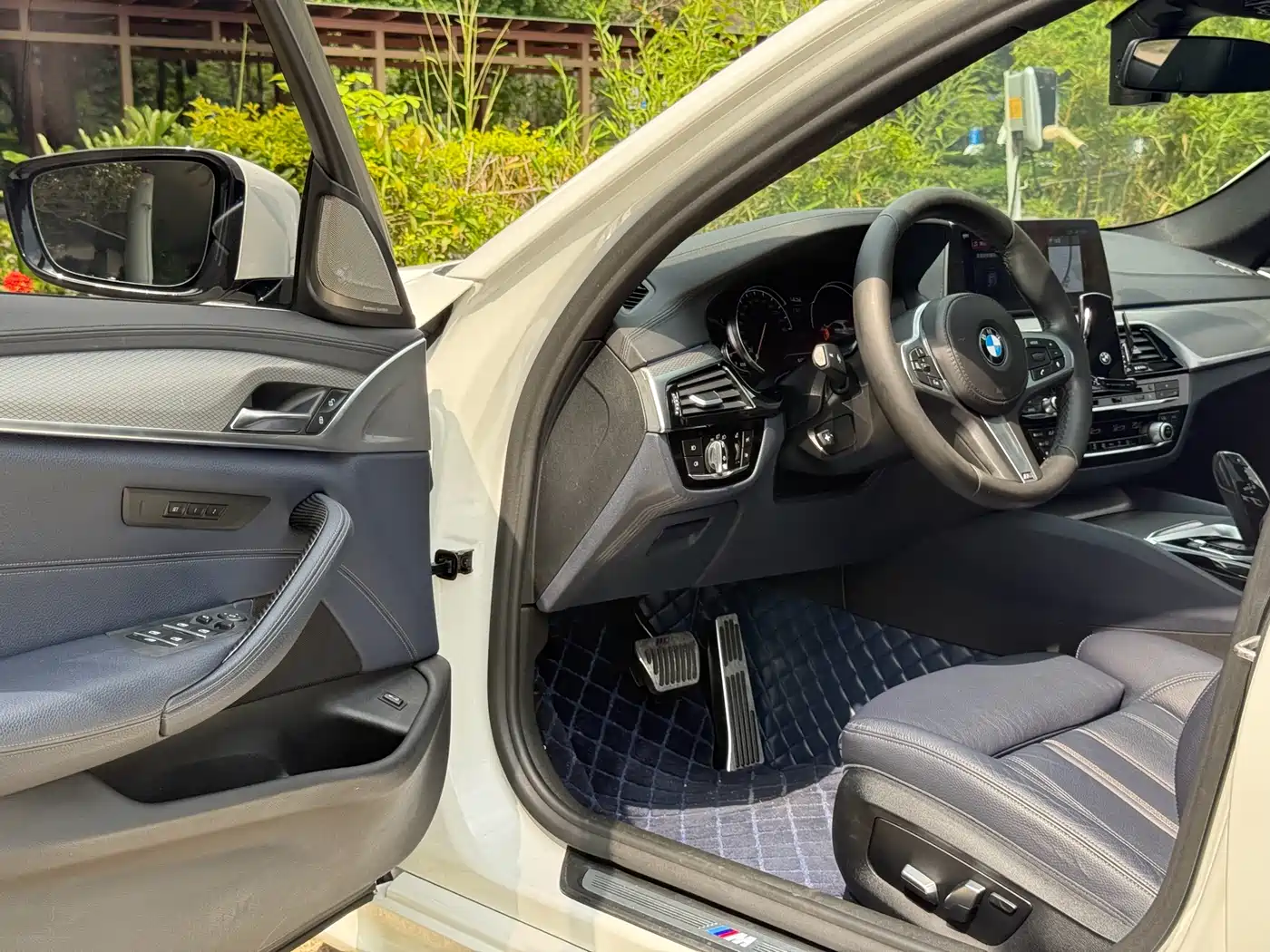BMW 5 Series (Import) 2018 525i M Sport Package фото 4