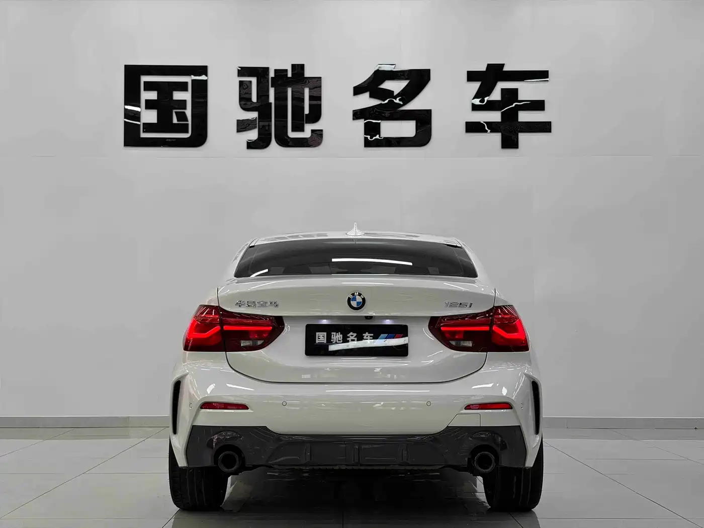 BMW 1 Series 2023 125i M Sport Shadow Edition фото 4