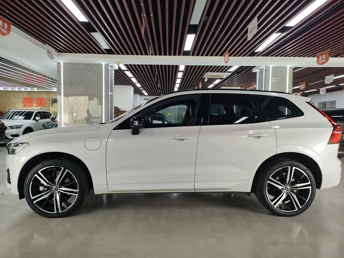 VOLVO XC60 PLUG IN HYBRID