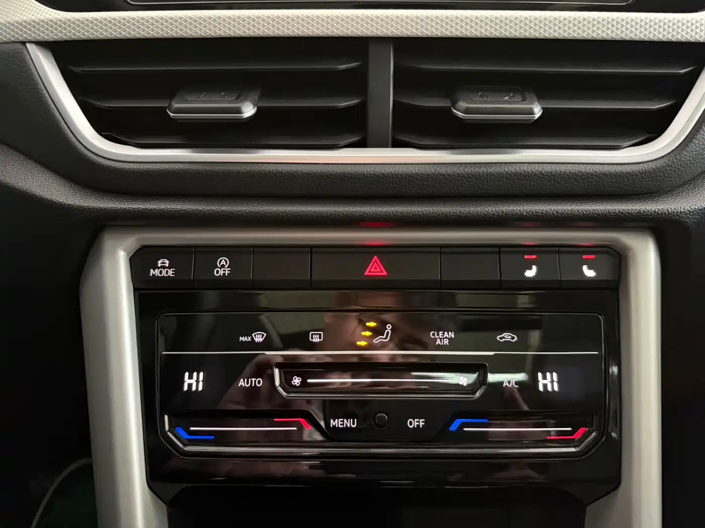 Volkswagen T-ROC 2023 280TSI DSG 2WD Time Edition фото 12