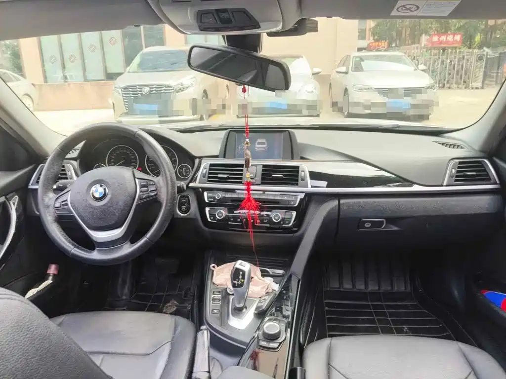 Фото 12 - BMW 3 Series