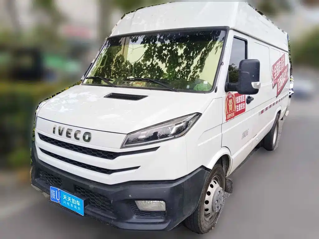 Iveco Daily 2026 2025 Model V40 Van 2.5T Manual Medium Wheelbase Medium Roof Dual Tires