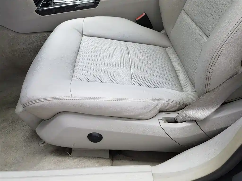 Mercedes-Benz E-Class 2010 E 260 L CGI Elegance фото 20