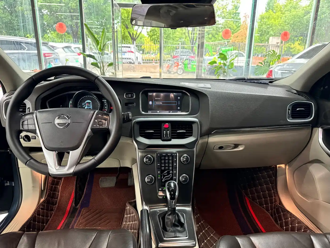 Volvo V40 2014 2014 2.0T Zhiya Edition