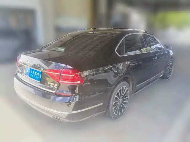 Volkswagen Passat 2017 330TSI DSG Luxury — фото 5