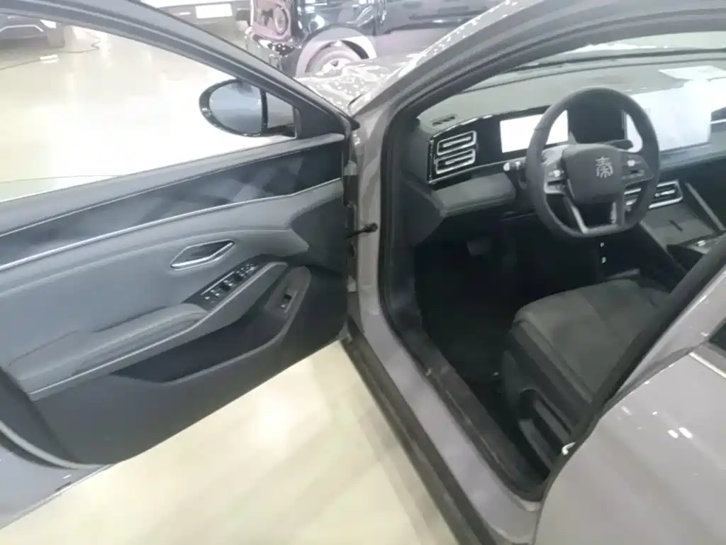 BYD Qin L 2026 2026 DM-i 128KM Progressive