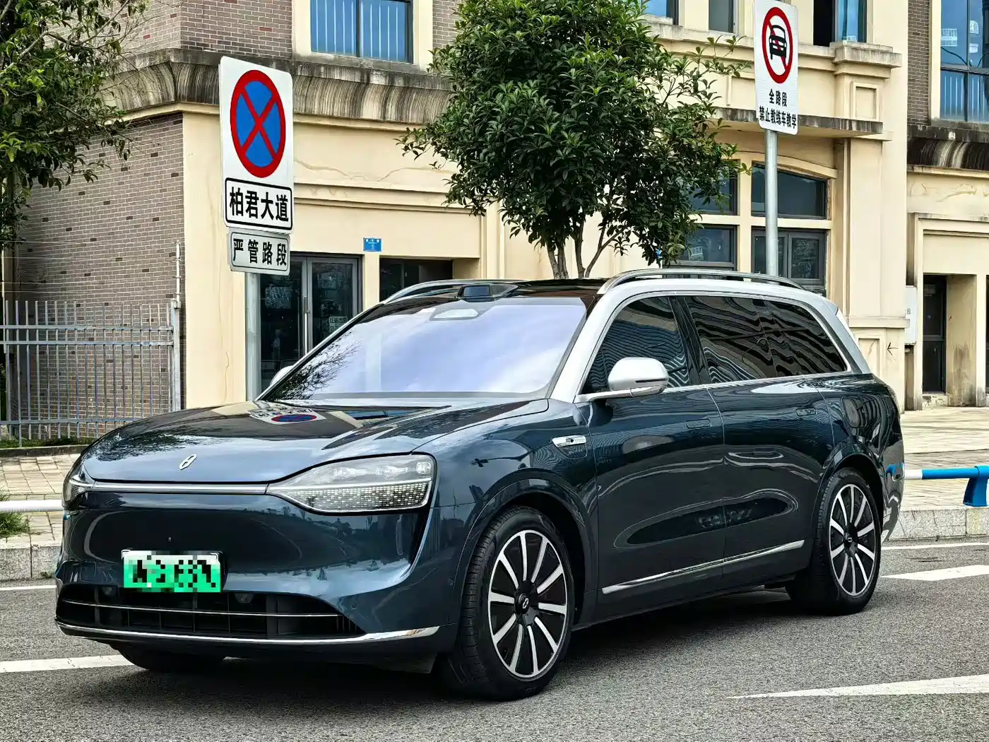AITO Wenjie AITO M9, 2024 год