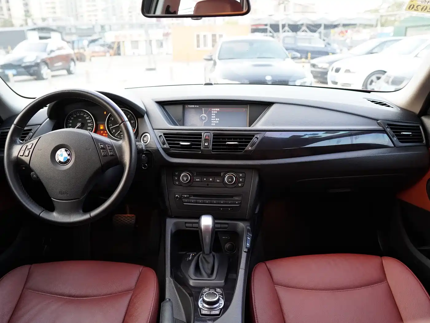 BMW X1 (Import) 2010 xDrive25i фото 7