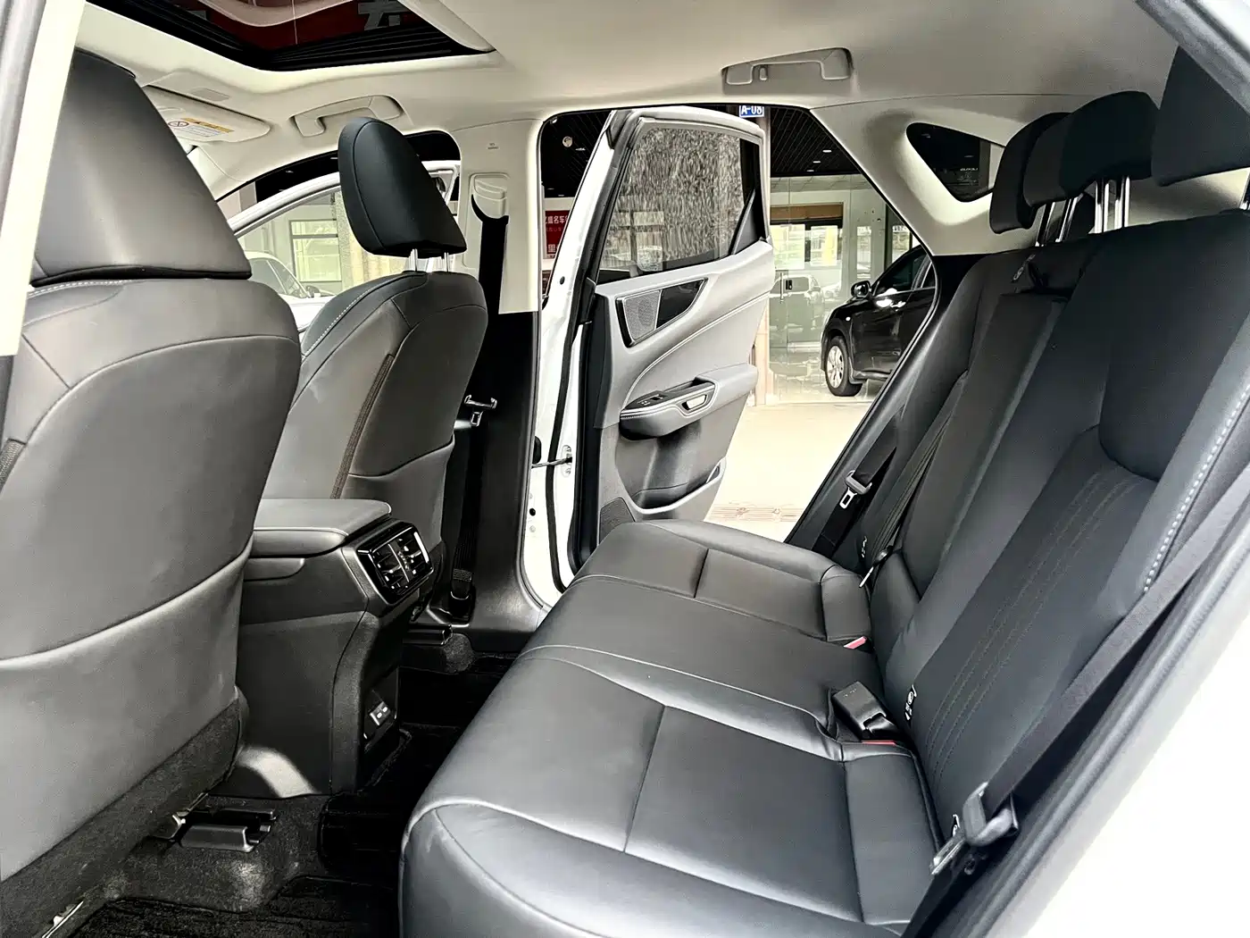 Фото 8 - Lexus NX