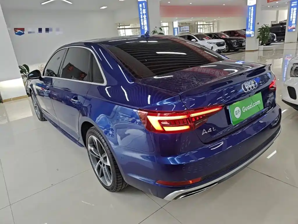 Фото 5 - Audi A4L