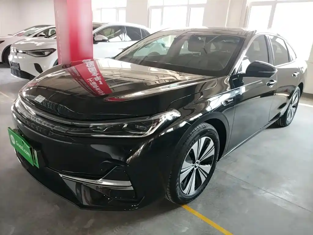 Geely Galaxy Galaxy A7 2025 EM-i 150km Explorer+ Edition фото 2