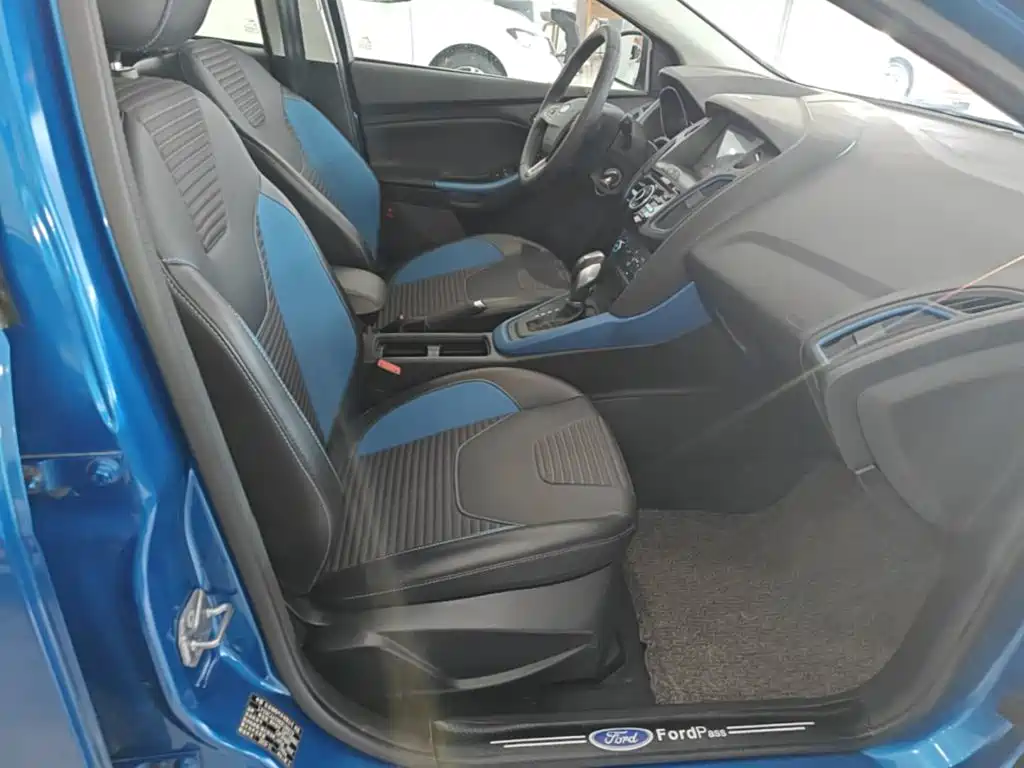 Фото 25 - Ford Focus