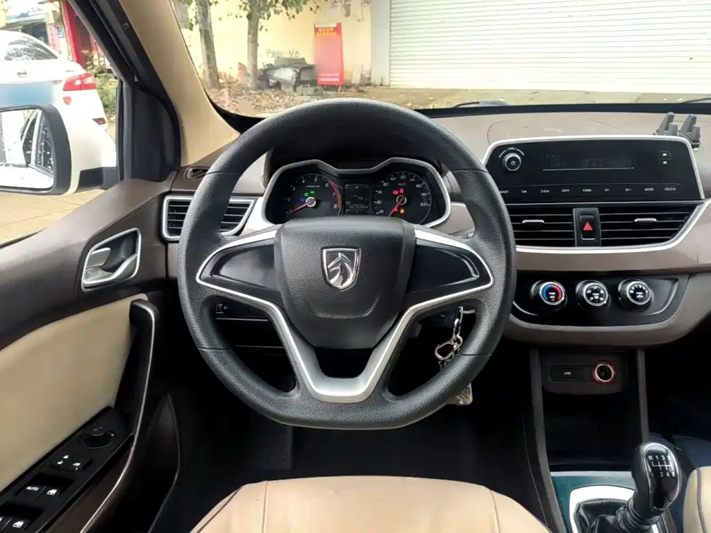 Baojun 310W 2017 2017 1.5L Manual Comfort China V