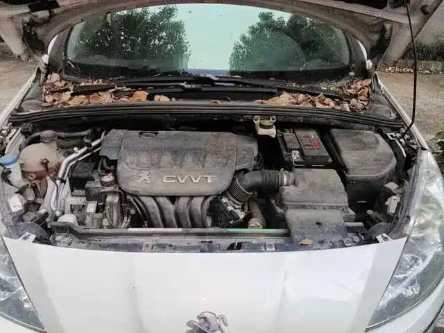 Peugeot 408 2013 2.0L Manual Comfort Edition — фото 3