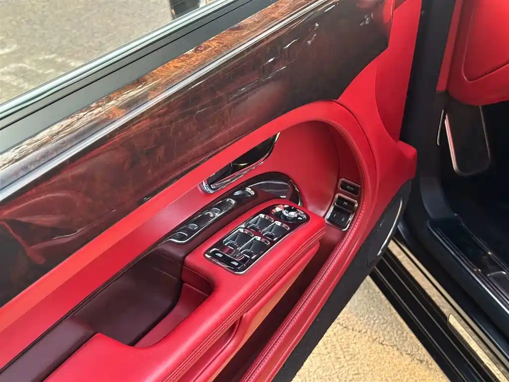 Bentley Mulsanne 2012 Model 6.8T Diamond Jubilee фото 9