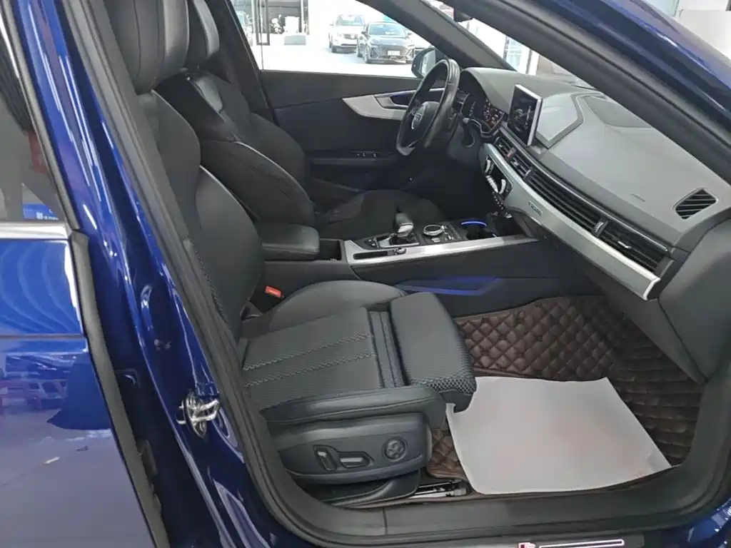Фото 25 - Audi A4L