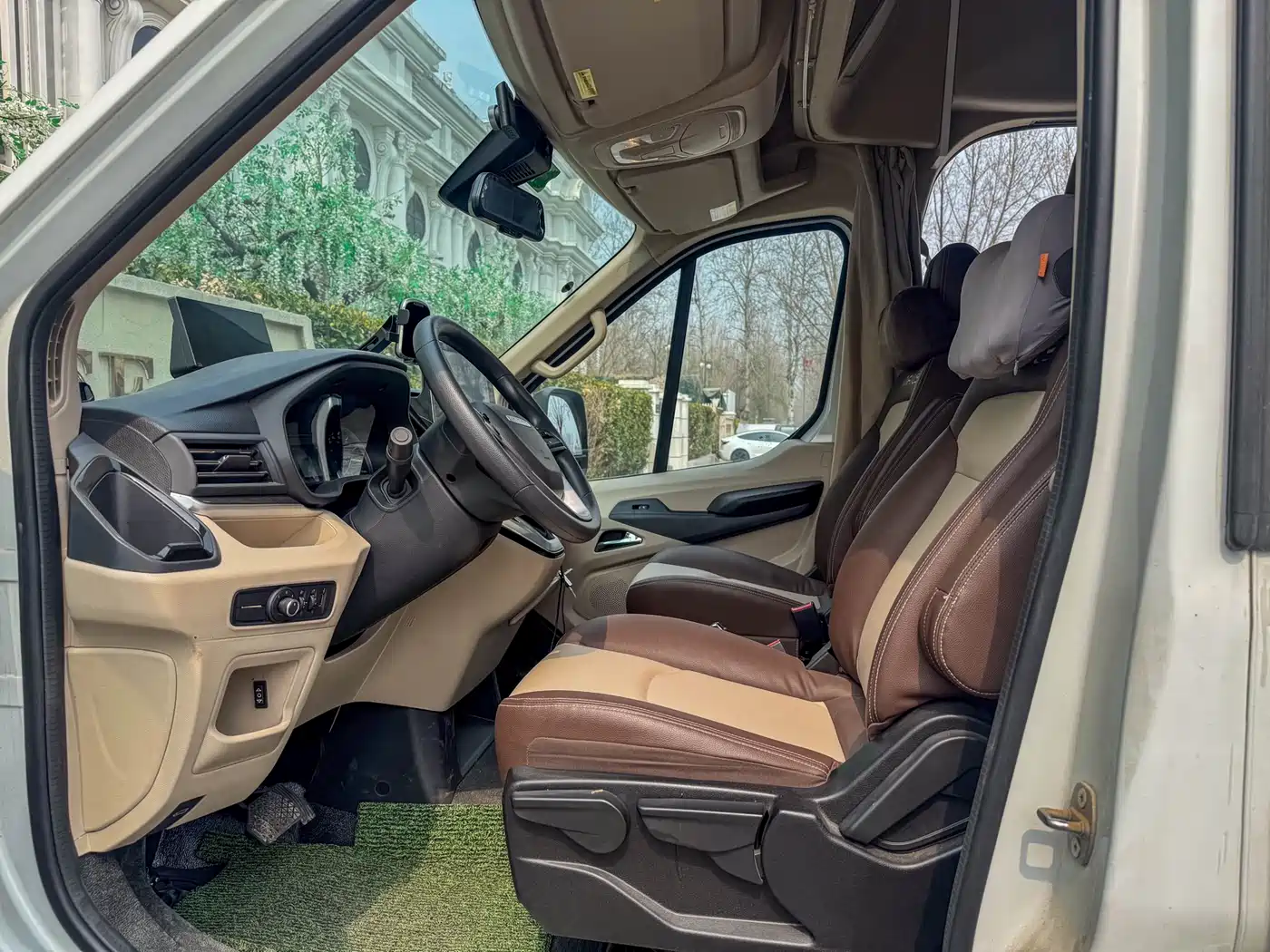 SAIC Maxus MAXUS V90 RV 2021 2.0T Travel Home V90 Self-Contained Class B RV Luxury Longitudinal Bed фото 17