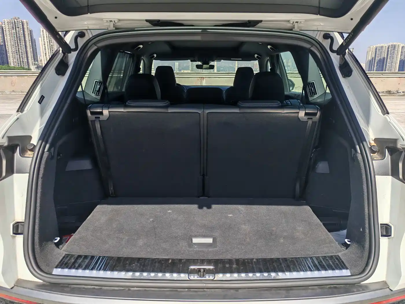 Audi Q6 2024 45 TFSI quattro Qi Yun Flying Rider Package 7-seater фото 22