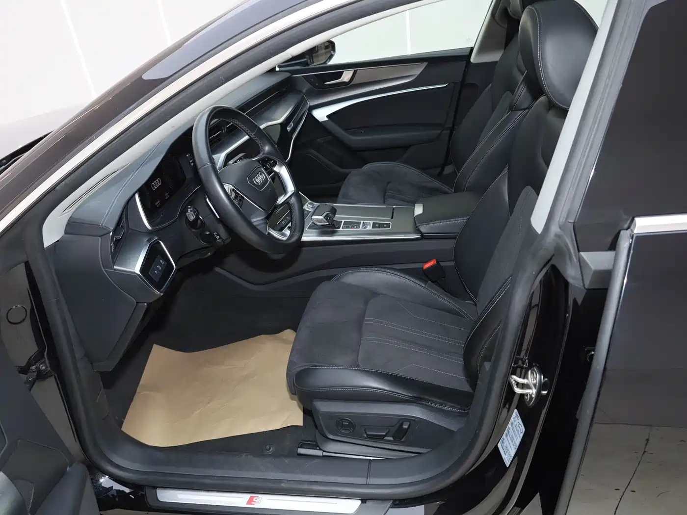 Audi A7L 2024 45TFSI S-line Dream Edition Crystal Package фото 17