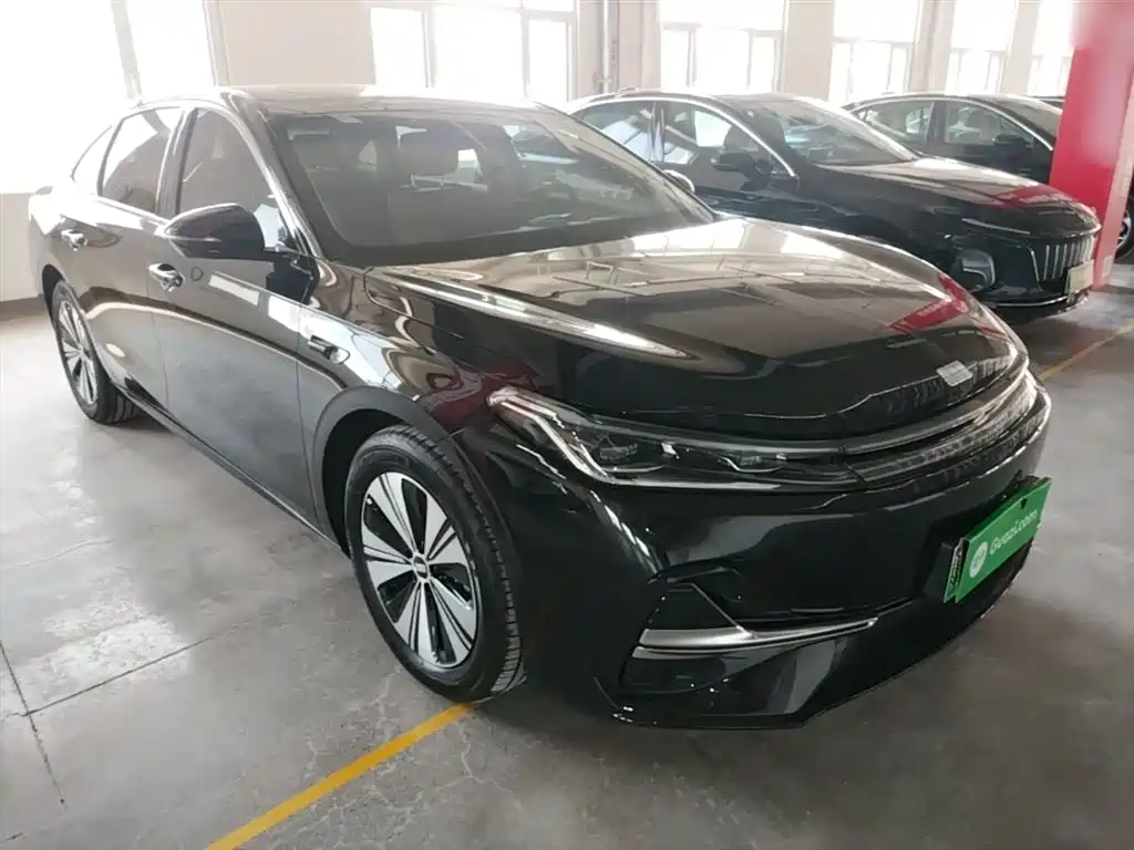 Geely Galaxy Galaxy A7 2025 EM-i 150km Explorer+ Edition фото 4