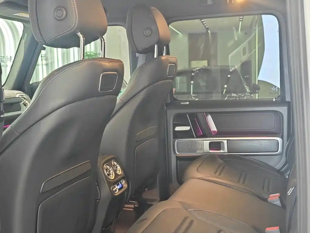 Mercedes-Benz G-Class 2024 G 500 фото 9