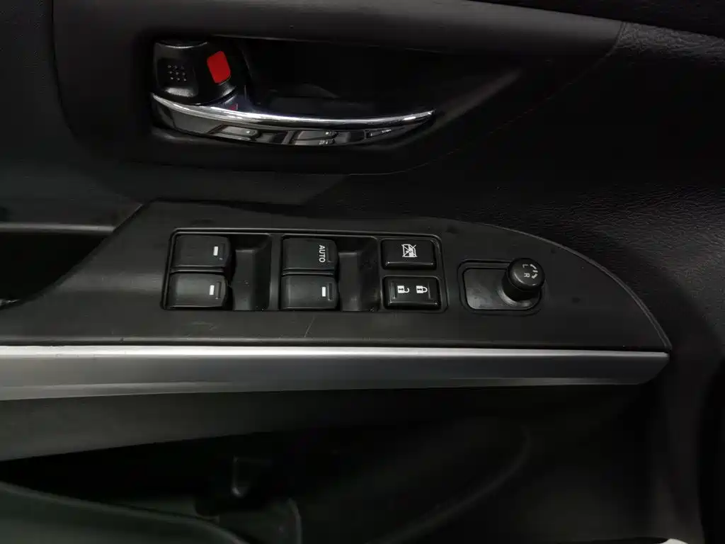 Фото 9 - Suzuki SX4 S-Cross
