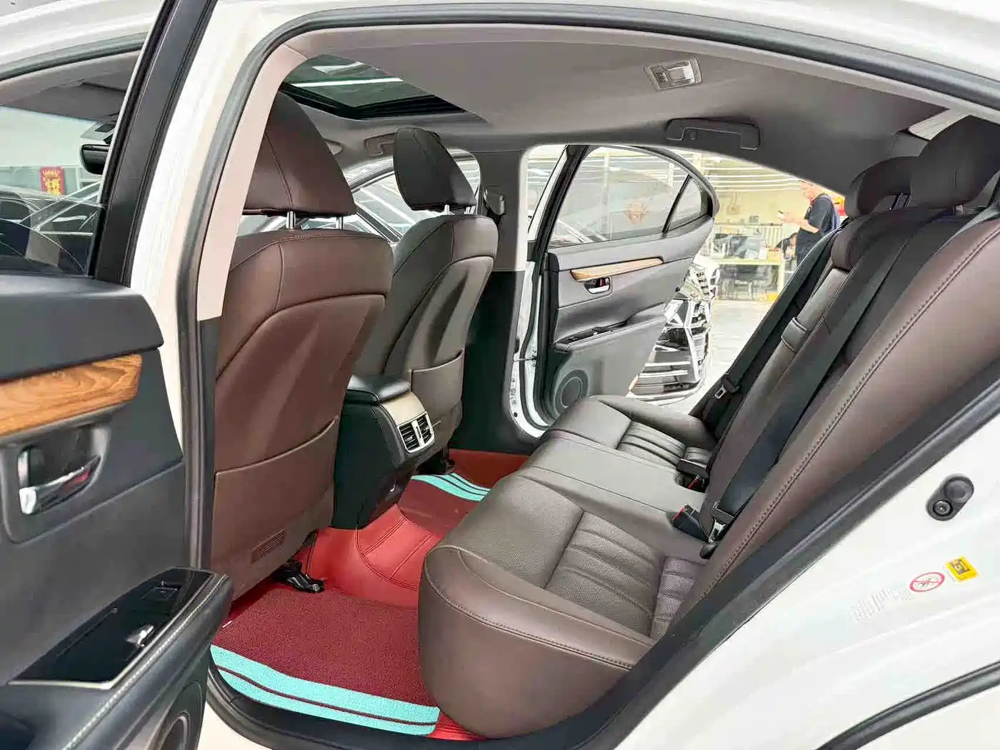 Lexus ES 2017 200 30th Anniversary Edition фото 8