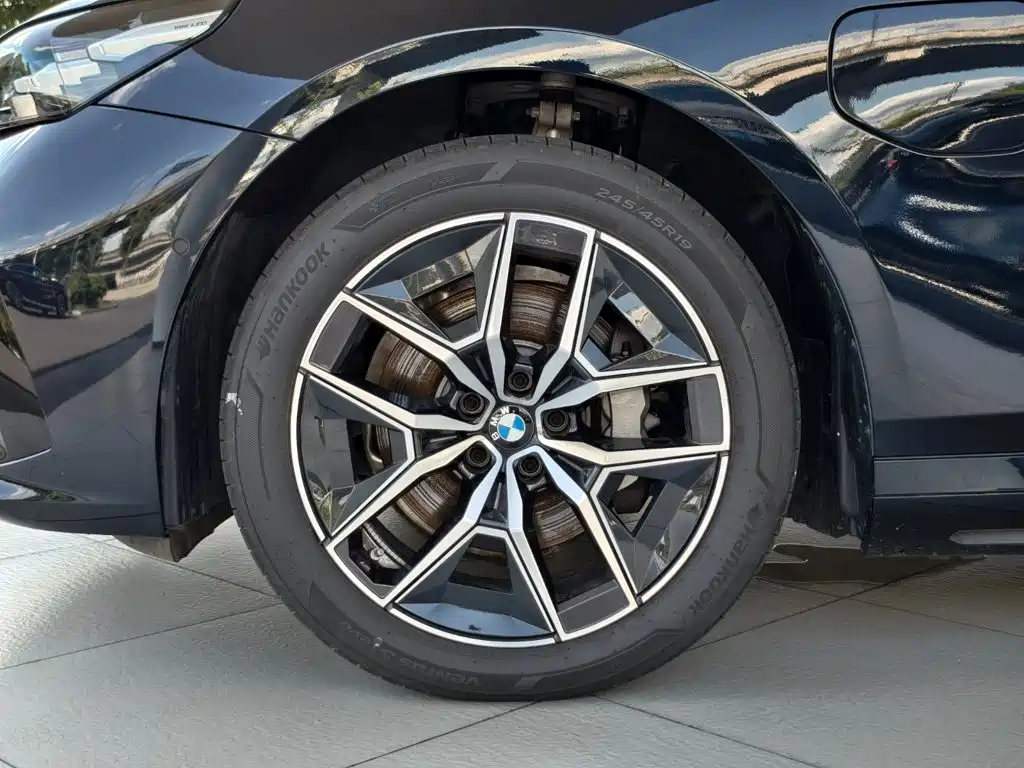 BMW i5 2025 2025 eDrive 35L M Sport Package