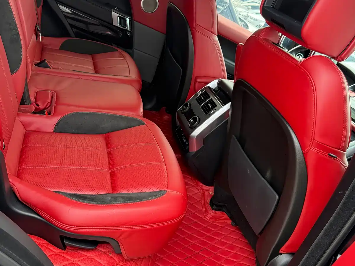 Land Rover Range Rover Sport 2019 3.0 SC V6 Special Edition фото 12