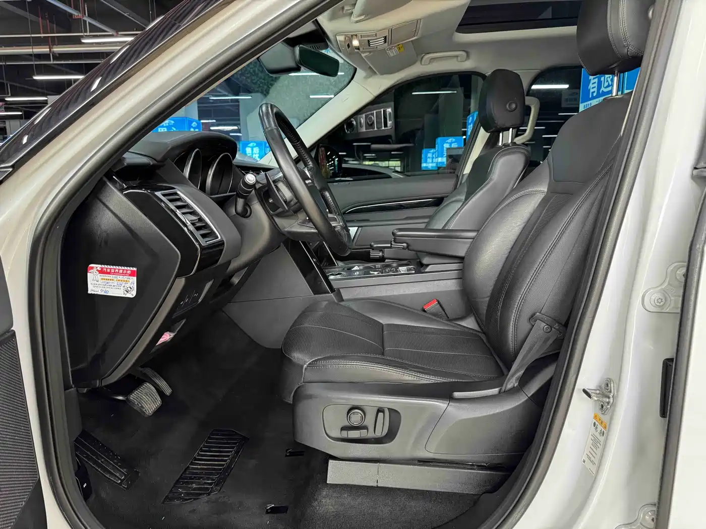 Land Rover Discovery 2017 3.0 SC V6 S фото 6