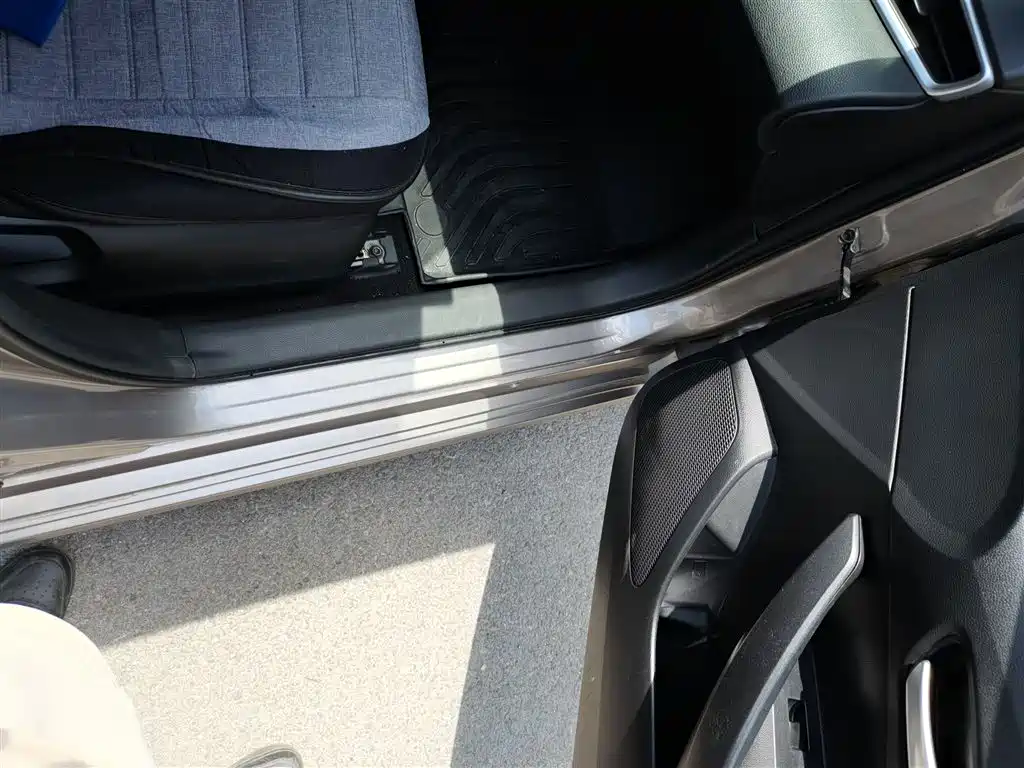 Toyota Corolla 2019 1.2T S-CVT GL Pioneer Edition фото 21