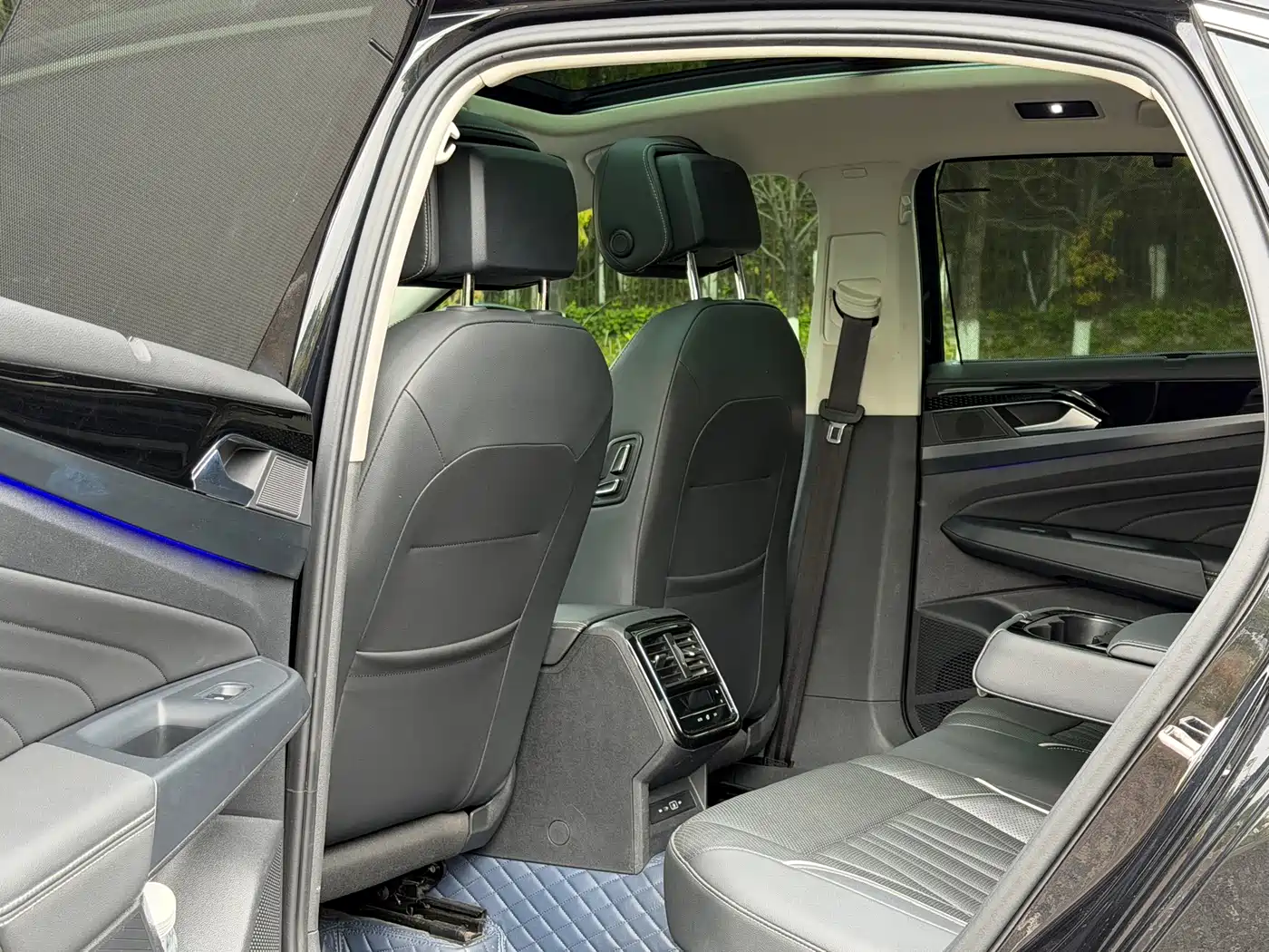 Volkswagen Passat 2022 330TSI Luxury Edition фото 7
