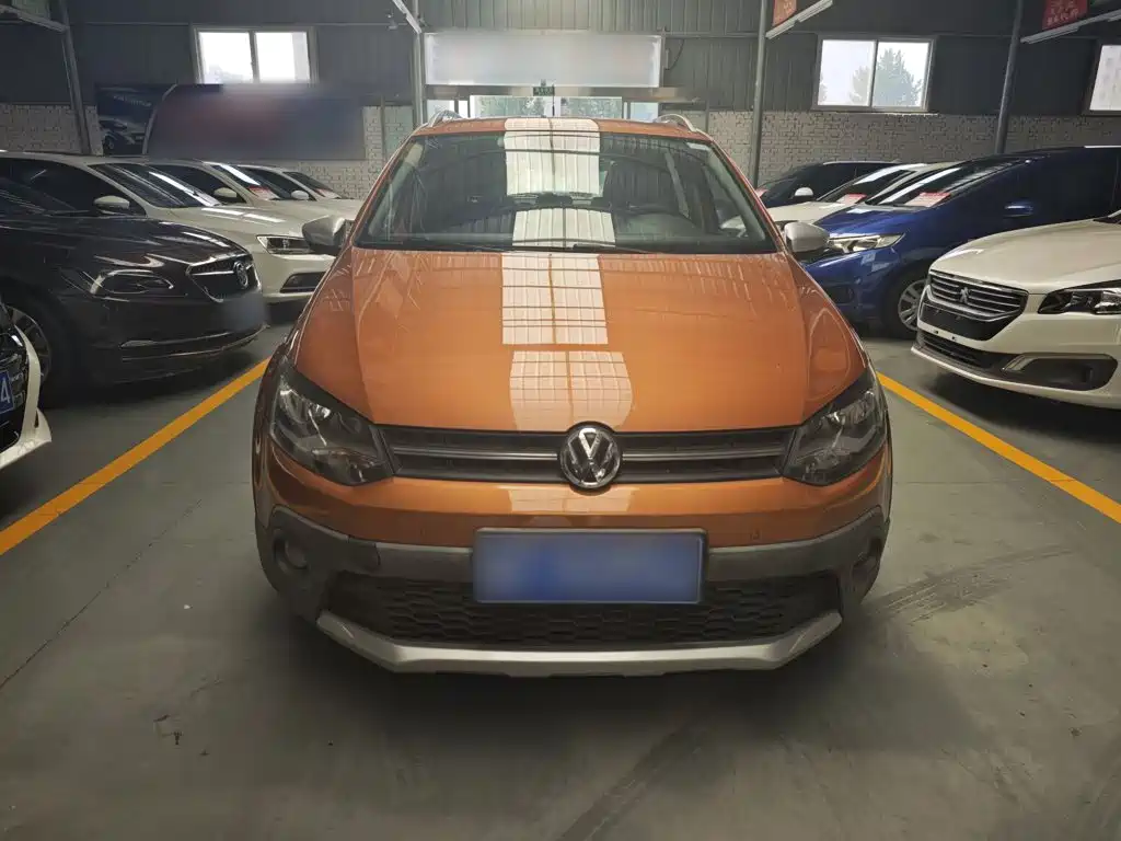 Volkswagen Polo 2015 2014 1.6L Cross Polo Automatic