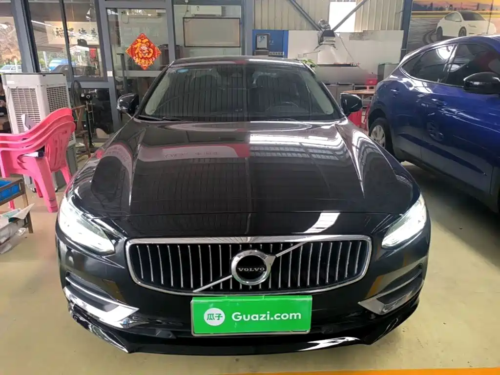 Фото 3 - Volvo S90