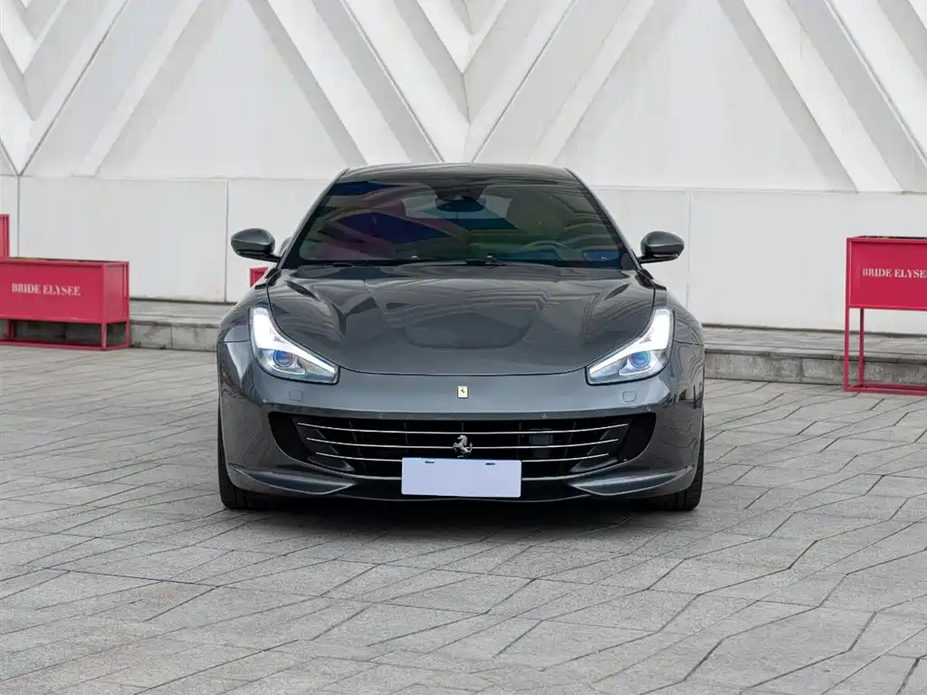 Ferrari GTC4Lusso 2017 3.9T V8 фото 2